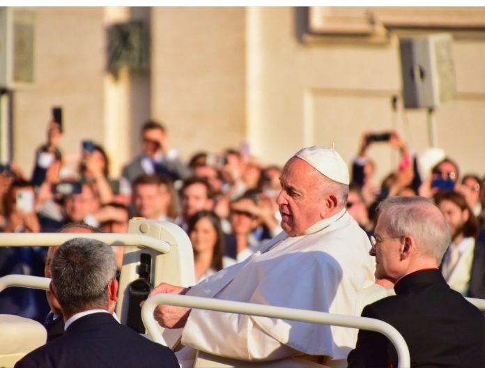 Papa Francesco rimanda visita a Dubai