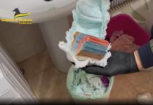Pordenone: scoperto spacciatore con soldi nei pannolini e droga negli ovetti