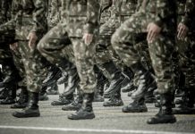 Trump chiude i rubinetti: stop agli aiuti militari per l’Ucraina