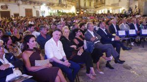Ogni evento una marea di gente. Questo dovrà avvenire in un incontro pubblico da parte del candidato con delle strategie collaudate
