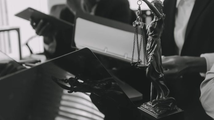 giudici sui social network